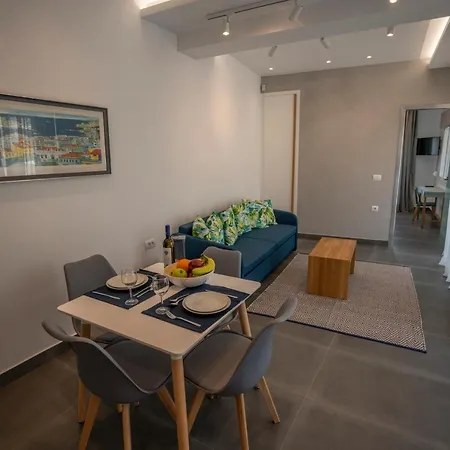 Tompazi 2 Apartment *