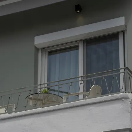 Apartment Tompazi 2 *