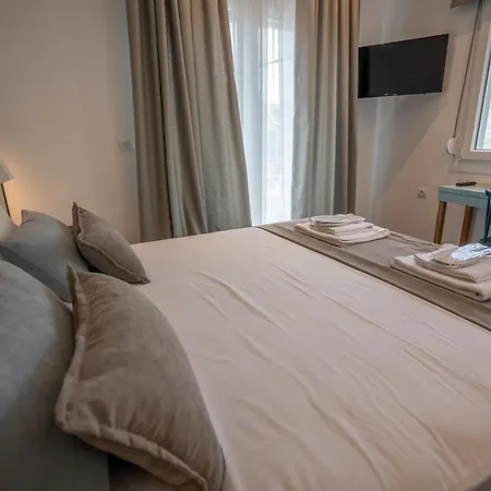 Apartment Tompazi 2 *