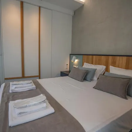 Apartment Tompazi 2 *