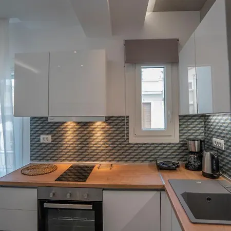 Tompazi 2 Apartment *